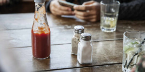 Beitragsbild des Blogbeitrags Das häufige Hinzufügen von Salz zu Ihren Mahlzeiten kann Ihr Risiko für Typ-2-Diabetes erhöhen