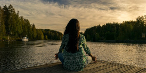 Beitragsbild des Blogbeitrags Yoga und seine Auswirkungen auf Stress und Flexibilität 