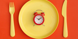 Beitragsbild des Blogbeitrags Schneller kochen: 15 Ideen um Zeit beim Kochen zu sparen 