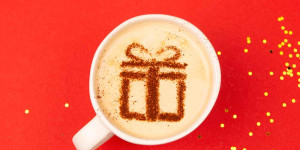 Beitragsbild des Blogbeitrags 30+ Geschenke für Kaffeeliebhaber 