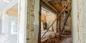 Beitragsbild des Blogbeitrags Abenteuer Hausbau: 5 Versicherungen, die deine Zukunft absichern