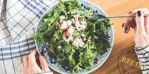 Beitragsbild des Blogbeitrags Pomegranate Kale Salad 