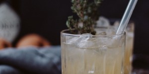Beitragsbild des Blogbeitrags Bubbly Friday: Birnen Gin Sour 