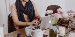Beitragsbild des Blogbeitrags Job Report: Isabel Zinnagl, Gründerin von ALMA Babycare