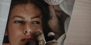 Beitragsbild des Blogbeitrags Make Up Brush Care: Die richtige Pflege für Pinsel