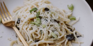Beitragsbild des Blogbeitrags Rezept: Cremige Bärlauch One Pot Pasta