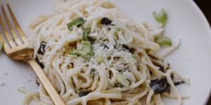 Beitragsbild des Blogbeitrags Rezept: Cremige Bärlauch One Pot Pasta 