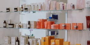 Beitragsbild des Blogbeitrags Vienna Picks: Dear Skin, Beauty Concept Store