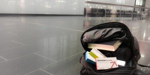 Beitragsbild des Blogbeitrags A peek into my travel first-aid kit