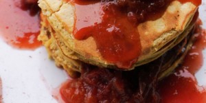 Beitragsbild des Blogbeitrags Apfel-Pflaumen Pancakes