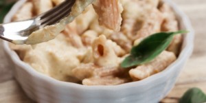 Beitragsbild des Blogbeitrags Vegan Mac n Cheese ohne Macaroni und ohne Käse 