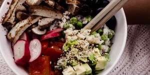 Beitragsbild des Blogbeitrags High Protein Buddha Bowl 