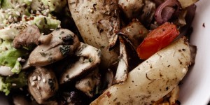 Beitragsbild des Blogbeitrags Oven Roasted Potato Veggie Bowl