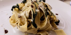 Beitragsbild des Blogbeitrags Pappardelle in Kren-Kürbiskern-Sauce