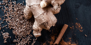 Beitragsbild des Blogbeitrags 5 ayurvedische Gewürze für alle Dosha Typen