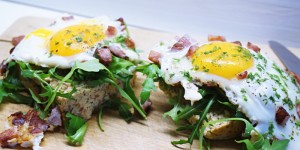 Beitragsbild des Blogbeitrags Spiegelei auf Kräuterbrot