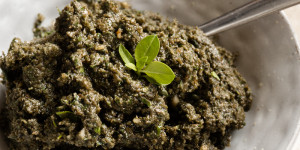 Beitragsbild des Blogbeitrags Basilikum Pesto Rezept