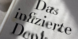 Beitragsbild des Blogbeitrags Buchtipp: Das infizierte Denken