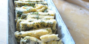 Beitragsbild des Blogbeitrags DIY Houswarming gift + Schichtbrot Rezept 