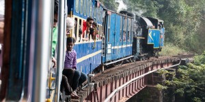 Beitragsbild des Blogbeitrags Nilgiri Mountain Railway: Von Mettupalayam nach Ooty 