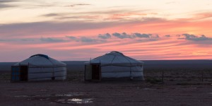 Beitragsbild des Blogbeitrags In der Jurte übernachten, so wie Nomaden in der Mongolei