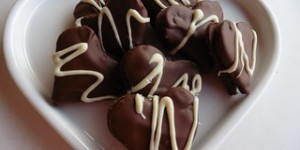 Beitragsbild des Blogbeitrags Backen für Weihnachten: Schokoherzen