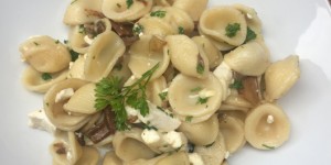 Beitragsbild des Blogbeitrags Pastaglück: Orecchiette mit Steinpilzen und Weißkäse 
