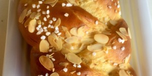 Beitragsbild des Blogbeitrags Rezension und Verlosung: Die echte österreichische Küche – Allerheiligenstriezel