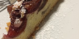 Beitragsbild des Blogbeitrags Sonntagskuchen: Zwetschkenkuchen mit Schlagobers 
