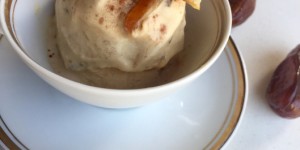Beitragsbild des Blogbeitrags Festlich: Whisky Kaffee Eis mit Datteln, Feigen und Orange 