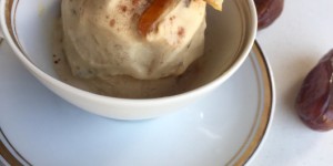 Beitragsbild des Blogbeitrags Festlich: Whisky Kaffee Eis mit Datteln, Feigen und Orange