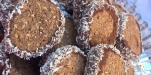 Beitragsbild des Blogbeitrags In der Weihnachtsbäckerei: Kokos Cookies