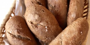 Beitragsbild des Blogbeitrags Unkompliziert: Vollkorn Zitronen Weckerl
