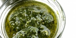 Beitragsbild des Blogbeitrags Bärlauchliebe: Veganes Bärlauchpesto 