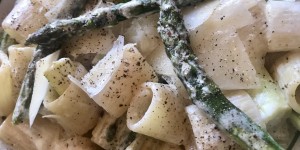 Beitragsbild des Blogbeitrags Pasta mit grünem Spargel und Grana Padano 