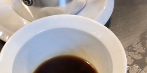 Beitragsbild des Blogbeitrags Coffeejunkie unterwegs: Mokkakannen Workshop 