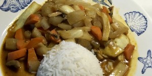Beitragsbild des Blogbeitrags Veganes Gemüsecurry mit Basmati Reis