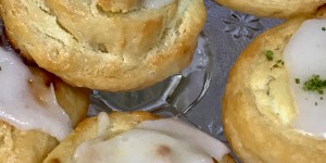 Beitragsbild des Blogbeitrags Frisch gebacken: Limetten Cheesecake Schnecken 