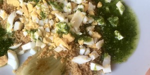 Beitragsbild des Blogbeitrags Gebratener Fenchel mit Semmelbrösel, Ei und Bärlauchpesto 