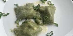 Beitragsbild des Blogbeitrags Hausgemachte Bärlauchravioli mit Speckfülle 