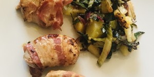 Beitragsbild des Blogbeitrags Schweinmedaillons im Speckmantel mit Mangoldgemüse