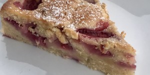 Beitragsbild des Blogbeitrags Nachgemacht: Rezept für Erdbeer Clafoutis 