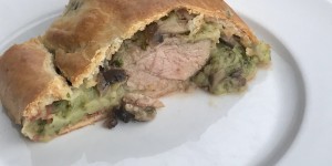 Beitragsbild des Blogbeitrags Schweinslungenbraten im Topfenblätterteig