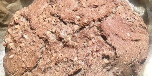 Beitragsbild des Blogbeitrags Gesunde Rezepte: Buchweizen-Dinkelbrot mit Sonnenblumenkernen und Leinsamen