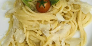 Beitragsbild des Blogbeitrags Crema di Peperoni, ein sizilianisches Rezept von Pina 