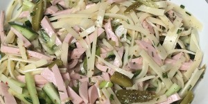 Beitragsbild des Blogbeitrags Schweizer Wurstsalat, ein sommerliches Rezept 