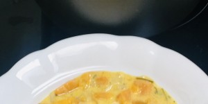 Beitragsbild des Blogbeitrags Erdäpfelliebe: Cremiger Erdäpfel-Kürbiseintopf