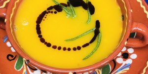 Beitragsbild des Blogbeitrags Blogevent Erdäpfelliebe: Erdäpfel-Kürbiscremesuppe