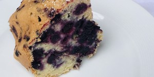 Beitragsbild des Blogbeitrags Eierlikör-Heidelbeer-Gugelhupf, Kuchen geht immer!!