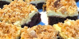 Beitragsbild des Blogbeitrags Sauerkirsch – Kokoskuchen von Obers trifft Sahne